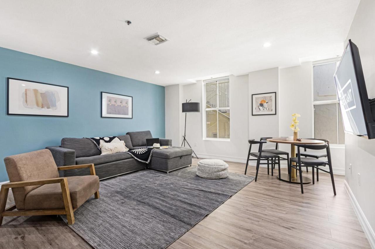 الشقق الفندقية غرب شاطئ بالمفي  Roami At Clematis Street Lofts المظهر الخارجي الصورة