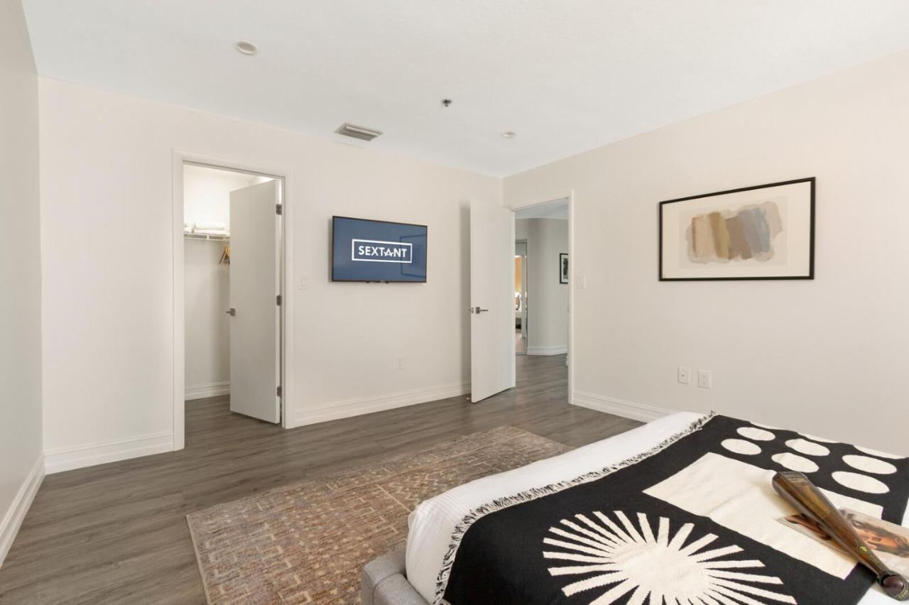 الشقق الفندقية غرب شاطئ بالمفي  Roami At Clematis Street Lofts المظهر الخارجي الصورة