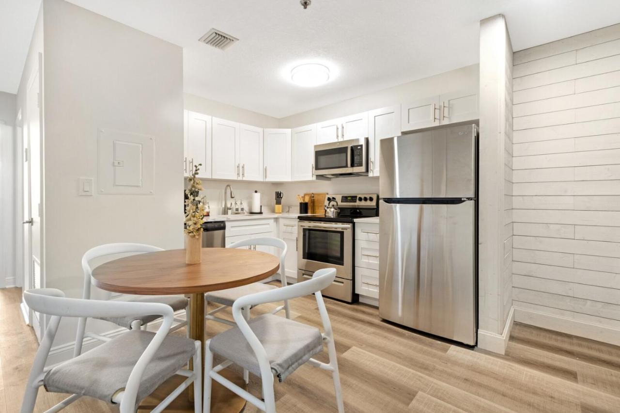 الشقق الفندقية غرب شاطئ بالمفي  Roami At Clematis Street Lofts المظهر الخارجي الصورة